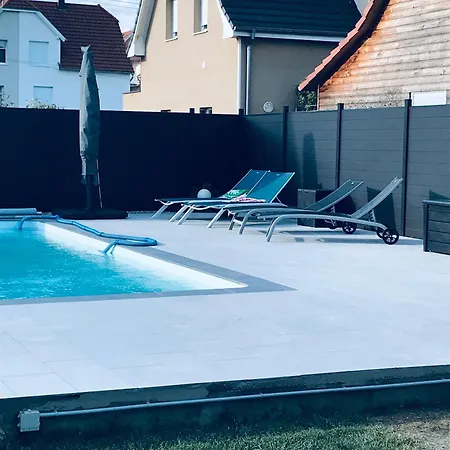 D Hotes Chez Carol Et Patrick Oda ve Kahvaltı